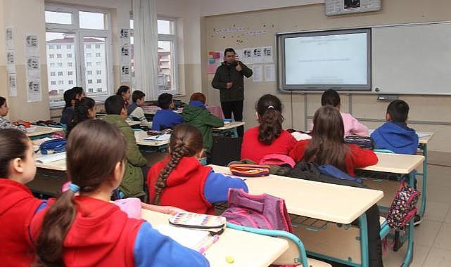 Turhal'da sel ve taşkın riskine karşı eğitime üç gün ara verildi