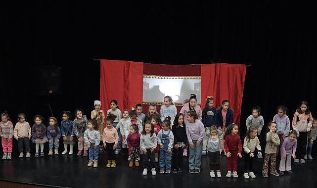 Yıldırımlı çocuklar Hacivat ve Karagöz ile buluştu