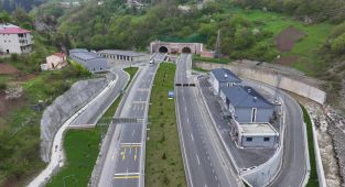 Zigana Tüneli'ni üç yılda 5 milyondan fazla araç kullandı
