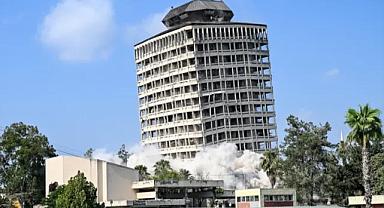 Adana'da 16 katlı bina, patlayıcıyla yıkıldı