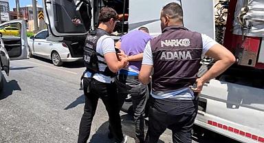 Adana'da durdurulan tırda 1,8 milyon uyuşturucu hap ele geçirildi