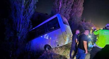 Ankara'da servis minibüsü ile otomobil çarpıştı: 8 yaralı