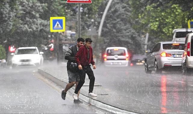 Ankara için gök gürültülü sağanak uyarısı
