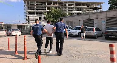 Bursa'da kaçarken polislere yakalandı: