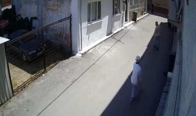 Bursa’da kurşunların havada uçuştuğu çatışma kamerada
