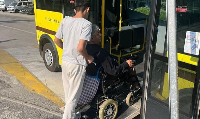 Büyükşehir, özel gereksinimli öğrenciyi sınava ulaştırdı