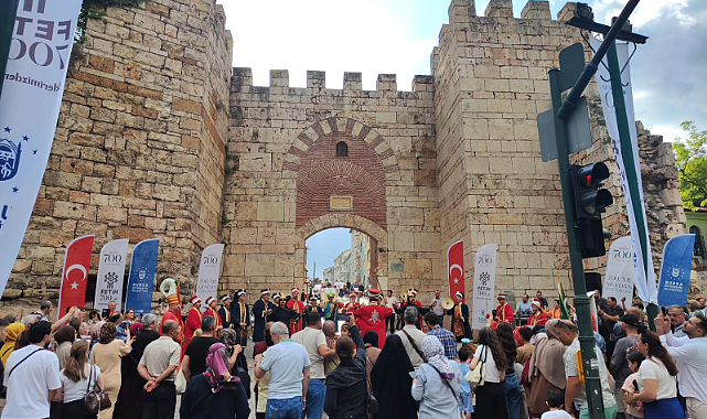Fethin 700. Yılında mehter sesleri Saltanat Kapı'dan yükseldi