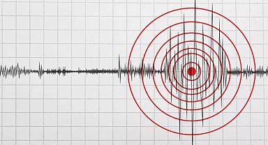 Girit'te art arda 4.7 5.3 ve 5.8 büyüklüğünde deprem meydana geldi