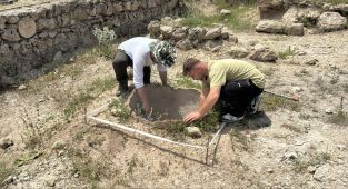 Hadrianapolis Antik Kenti'nde 1750 yıllık pitos mezar bulundu