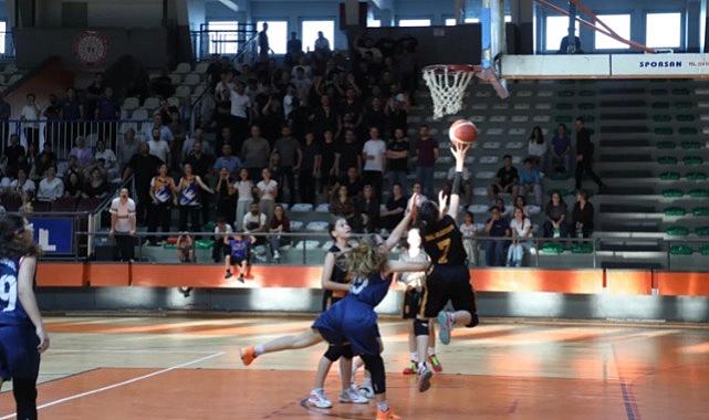 İnegöl Belediyespor U12 Kız Basketbol Takımı Bursa Üçüncüsü Oldu