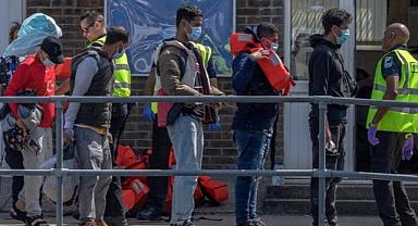 İngiltere, mültecilerden 10 bin strelin ödeme isteyecek