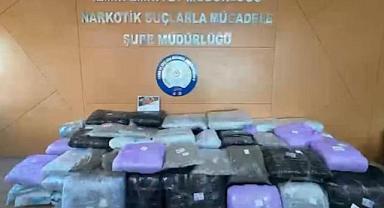 İzmir'de 371 kilogram uyuşturucu ele geçirildi