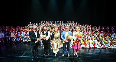Karagöz Halk Dansları'ndan muhteşem final