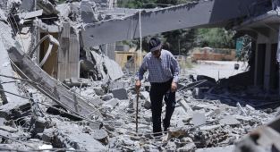 Katil İsrail'in Lübnan'a düzenlediği saldırılarda ölenlerin sayısı 3 bin 912'ye yükseldi