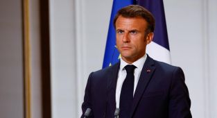 Macron'dan kutlamalara sert tepki: Şiddet kabul edilemez