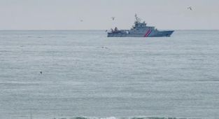 Manş Denizi'nde gerginlik: Rus savaş gemisi İngiliz yatına uyarı ateşi açtı