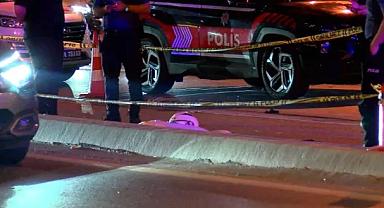 Motosiklet aydınlatma direğine çarptı! 2 kişi hayatını kaybetti