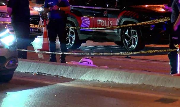Motosiklet aydınlatma direğine çarptı! 2 kişi hayatını kaybetti