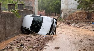 Niğde'de sel: 3 araç sele kapıldı, 1 kişi hayatını kaybetti
