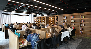 Nöbetçi Kitaphaneler İnegöl'de 7'den 77'ye Her Yaşa Hitap Ediyor