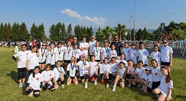 Osmangazi’deki Mini Voleybol Şenliği’nde Spor ve Dostluk Kazandı