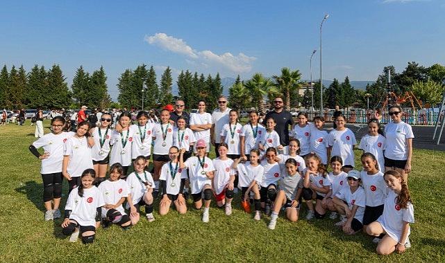 Osmangazi’deki Mini Voleybol Şenliği’nde Spor ve Dostluk Kazandı