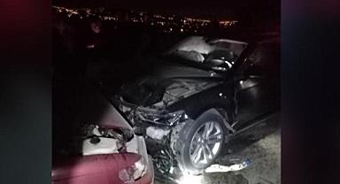 Samsun'da iki otomobil çarpıştı: Eski milletvekili ile 2 kişi yaralandı