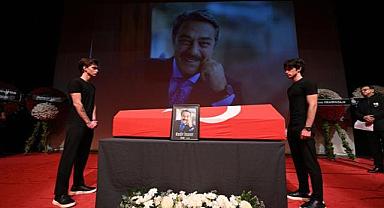 Usta oyuncu Kadir İnanır, son yolculuğuna uğurlanıyor