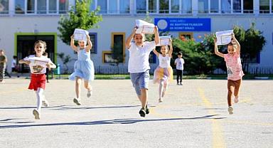 Yaklaşık 18 milyon öğrenci cuma günü karne heyecanı yaşayacak