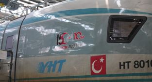 15 Temmuz'un yıl dönümünde YHT özel logoyla sefer yapacak
