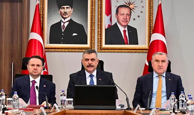 3 Bakan futbolu masaya yatırdı