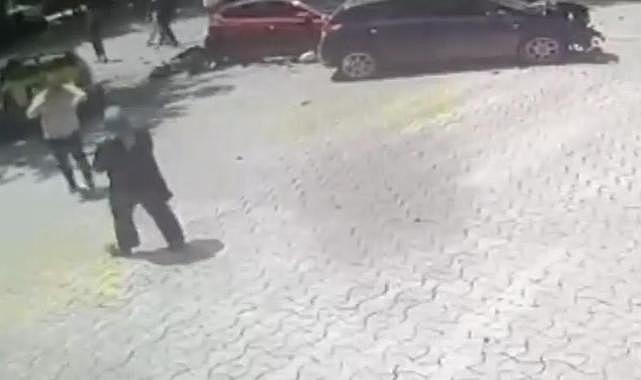 Anne ile kızına 112 kilometre hızla çarpmış