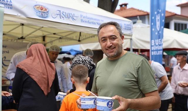 Aşurenin bereketi Keles'te paylaşıldı