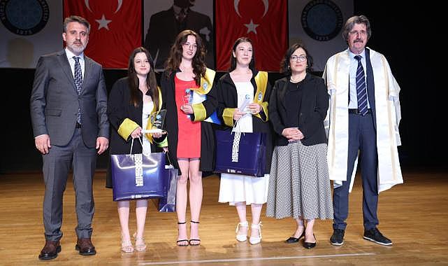 Biba’dan genç mimarlara: “En büyük başarınız mesleğinizi vicdan ve ahlakla yapmak olacaktır”