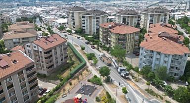 Büyükşehir Üçevler Mahallesi’nde asfalt yeniliyor