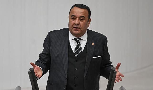 CHP Ankara Milletvekili Adnan Beker, partisinden istifa etti