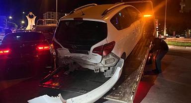 Çorum'da otomobil park halindeki araca çarptı: 2'si polis, 4 kişi yaralandı