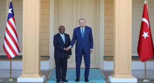 Cumhurbaşkanı Erdoğan Liberya Cumhurbaşkanı Boakai ile bir araya geldi