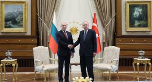 Cumhurbaşkanı Erdoğan'ın NATO Zirvesi öncesi diplomasi trafiği başladı