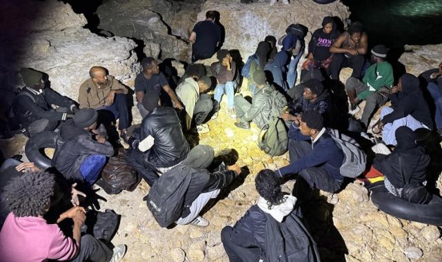 Ege Denizi'nde 39 düzensiz göçmen yakalandı, 8 kişi kurtarıldı