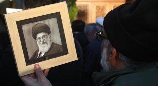 Eski İran lideri Hamaney için Irak'ın Kerbela kentinde cenaze töreni düzenleniyor