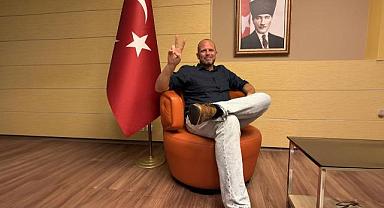 Francken’in Atatürk portresi önündeki fotoğrafı tepki çekti