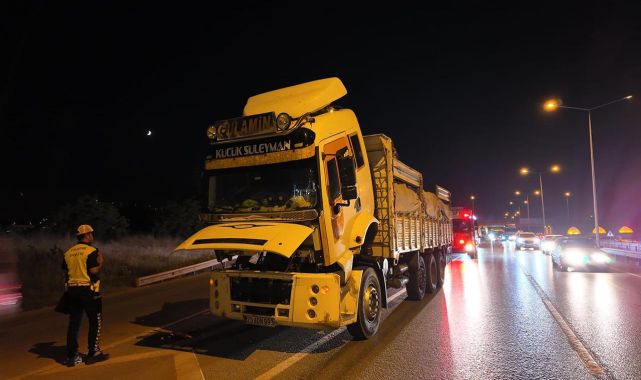 Kamyonun freni patladı, polis faciayı önledi