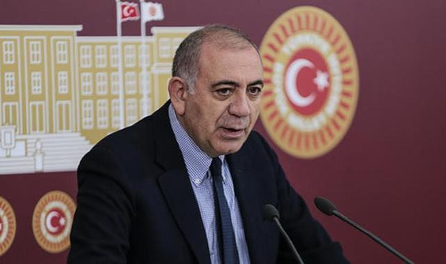 Gürsel Tekin için göreve devam kararı