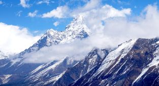Hindistan, Everest'te 30 yıl önce yaşamını yitiren dağcının cesedini geri getirmeyi planlıyor