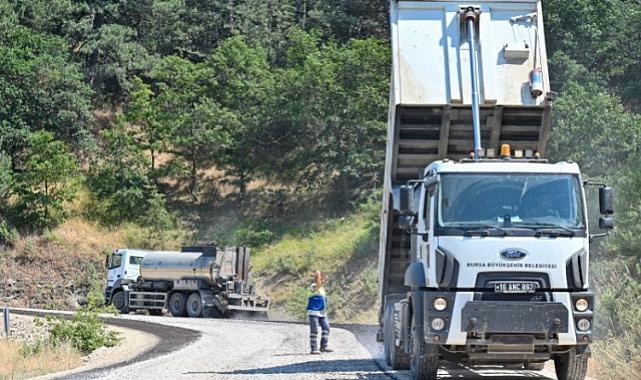 İnegöl Belediyesi’nin Kırsalda Parke Taş Uygulamaları Devam Ediyor