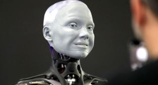 İnsansı robotlar robot okullarında gerçek iş yaşamına hazırlanıyor