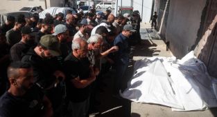 Katil İsrail'in Gazze'ye sabahtan bu yana düzenlediği saldırılarda can kaybı 12'ye çıktı
