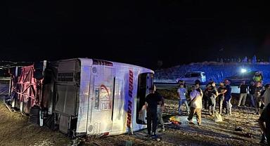 Kırıkkale'de otobüs devrildi: 40 kişi yaralandı