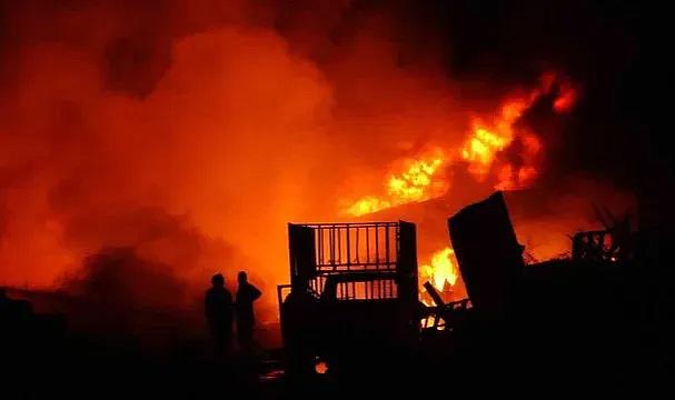 Malatya'da büyük yangın! Geceyi kızıla boyayan alevlere müdahale sürüyor
